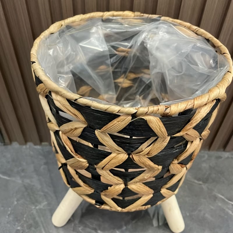 Ma boutique petit cache-pot sur pied noir tressé